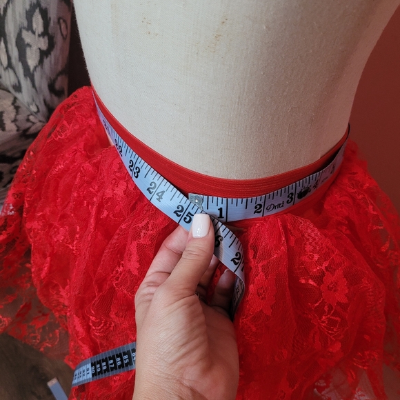 Red tutu - Picture 3 of 6